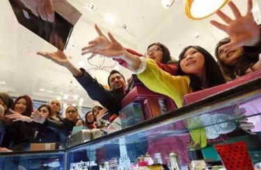 操鸡污在线观看中国人依然爱赴日旅游 消费已由爆买转向网购